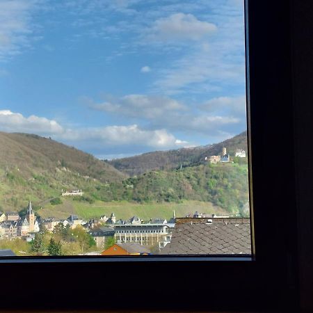 Dachgeschosswohnung Mit Burgblick In Kues Bernkastel-Kues Kültér fotó