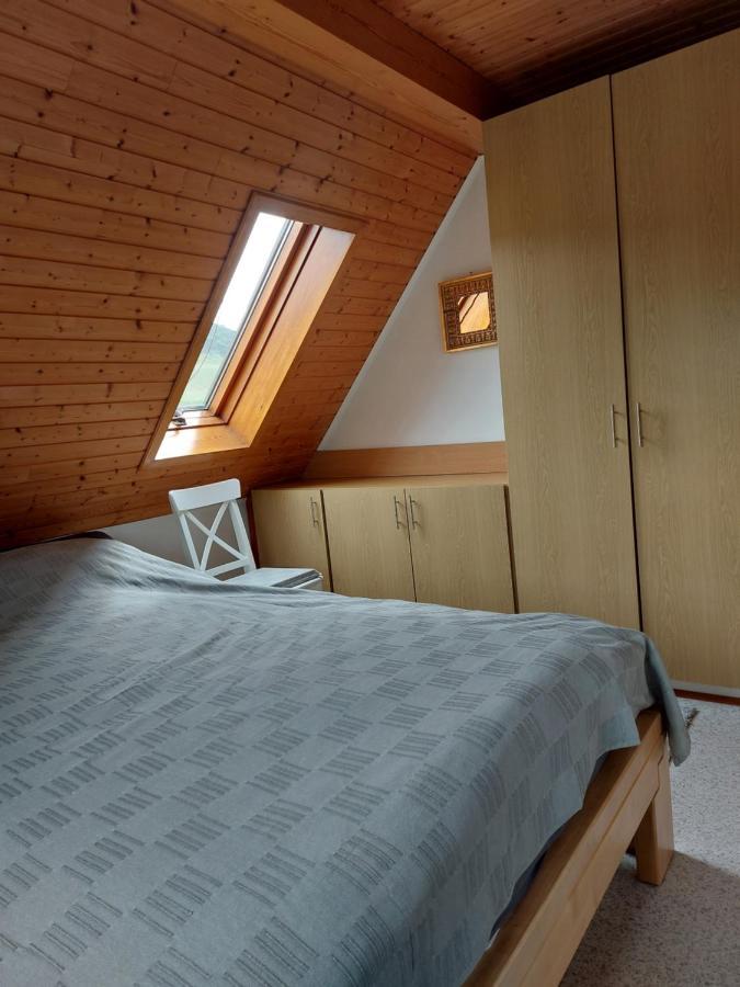 Dachgeschosswohnung Mit Burgblick In Kues Bernkastel-Kues Kültér fotó